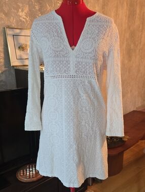 White Lace-Textured Embroidered V-Neck Tunic Dress